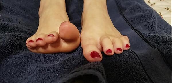  Painting Pretty Little Toes